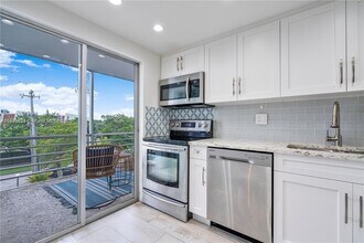 1750 NE 115th St in Miami, FL - Building Photo - Building Photo