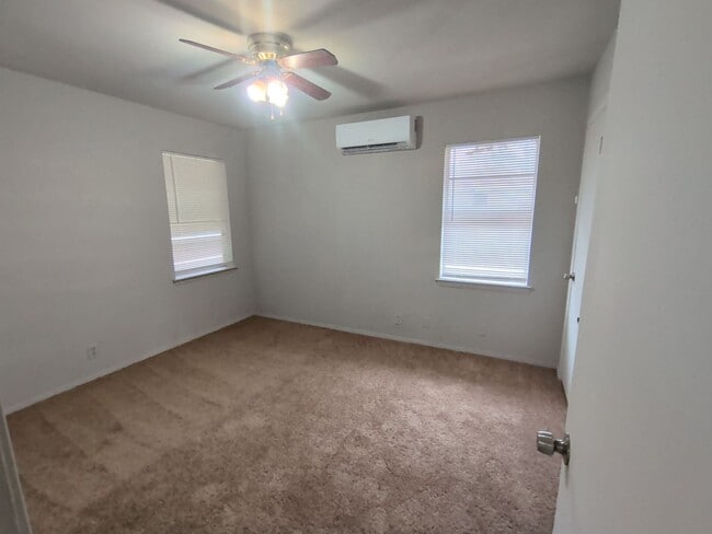 1718 Mignon Dr in Arlington, TX - Building Photo - Building Photo