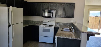 2781 S Spy Glass Ave, Unit 4 in Pahrump, NV - Building Photo - Building Photo