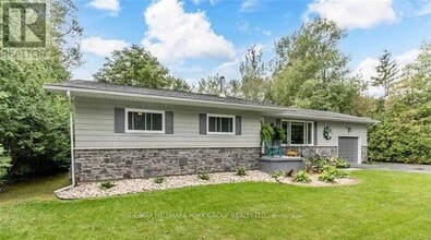 52 Birchwood Trail in Wasaga Beach, ON - Building Photo - Building Photo