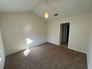 8915 Emnora Ln, Unit C in Houston, TX - Building Photo - Building Photo