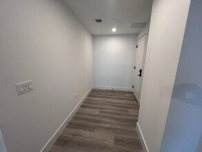 244 NW 31st St, Unit A2 in Miami, FL - Building Photo - Building Photo