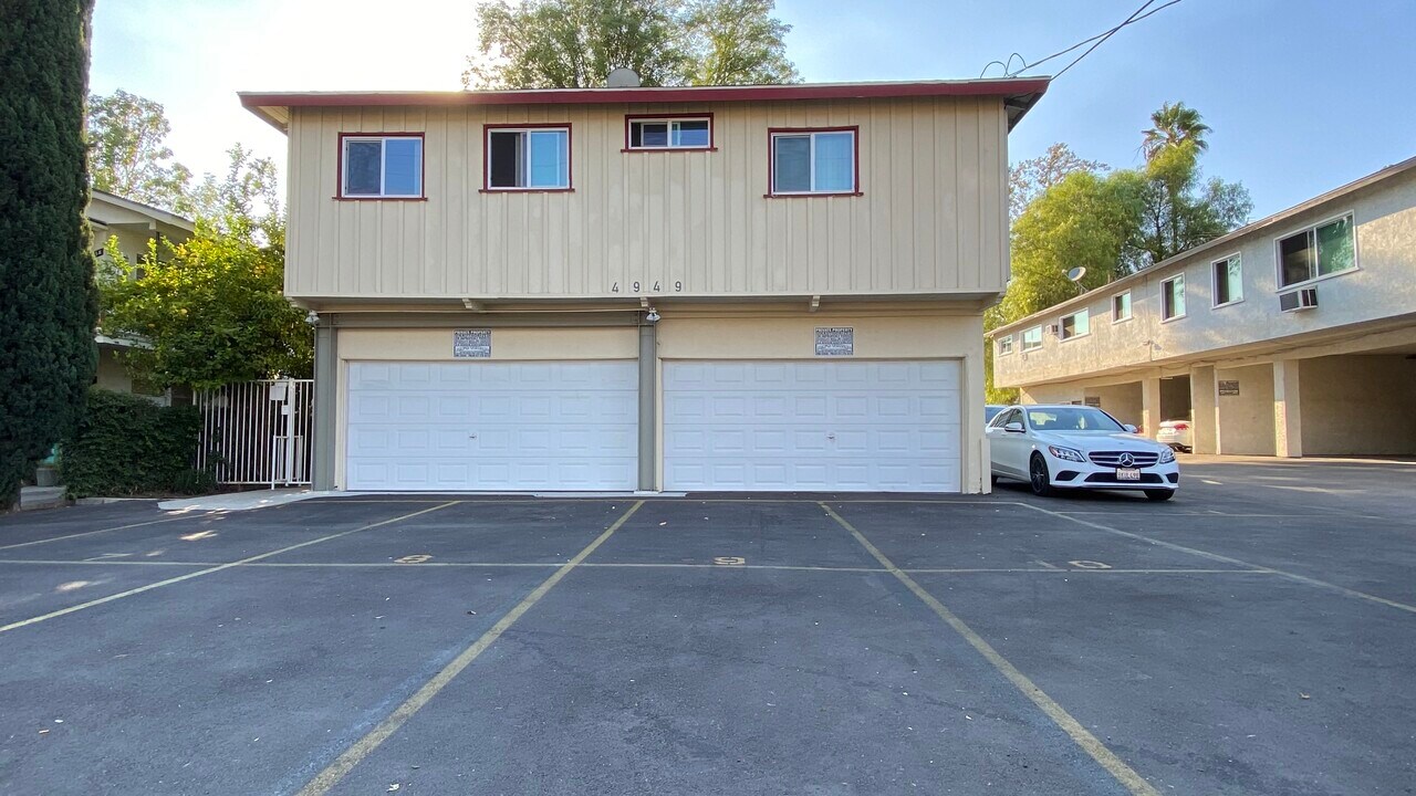 4949 Coldwater Canyon Ave, Unit 1 in Los Angeles, CA - Building Photo