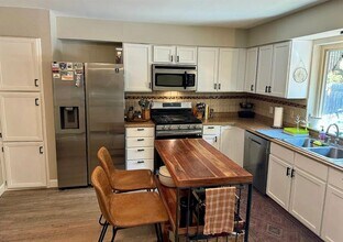 7309 Broken Arrow Ln in Austin, TX - Foto de edificio - Building Photo