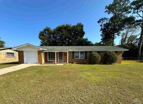 5560 Homewood Rd in Pensacola, FL - Building Photo