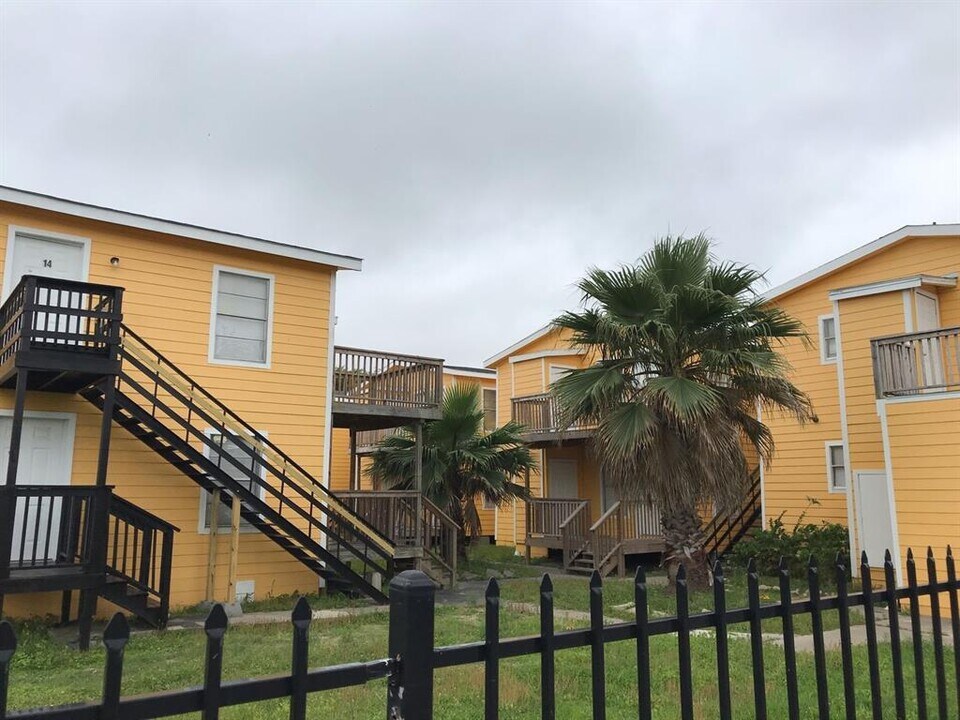 2711 Avenue K in Galveston, TX - Building Photo