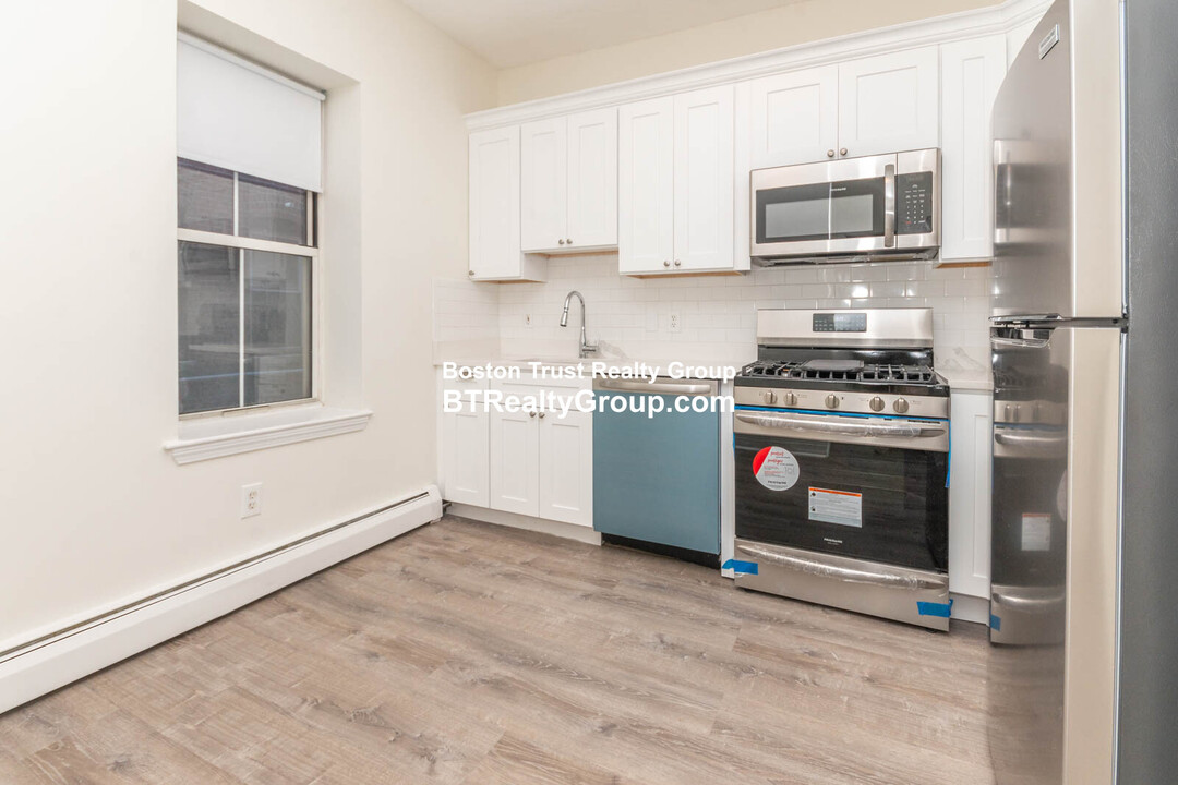 477 Dudley St, Unit 1 in Boston, MA - Building Photo