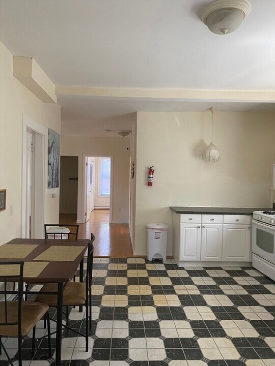 220 Broadway, Unit 1 in Cambridge, MA - Building Photo