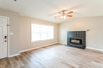 5767 Riverside Dr in Sugar Hill, GA - Building Photo - Building Photo