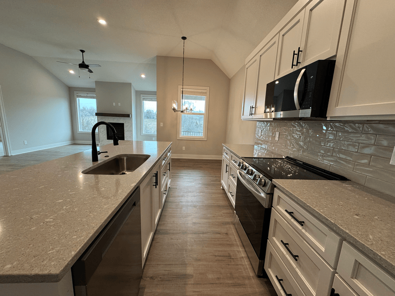 1456 SW Winthrop Dr in Lee's Summit, MO - Building Photo