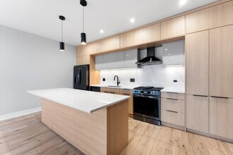 7724 N Eastlake Terrace in Chicago, IL - Building Photo - Building Photo