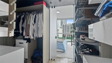 480 NE 30th St, Unit 1005 in Miami, FL - Building Photo - Building Photo