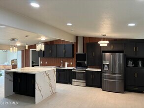 8316 W H Burges Dr in El Paso, TX - Building Photo - Building Photo