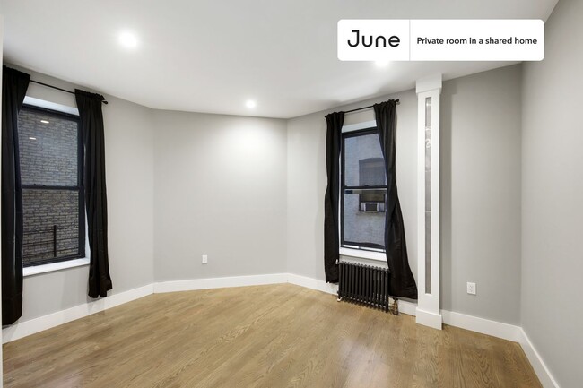 Private bedroom in 2 bed/1 bath Home in New York, NY - Building Photo - Building Photo