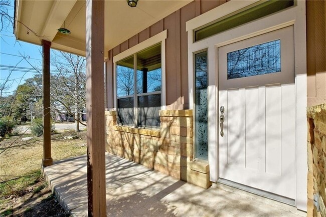 430 Old Fitzhugh Rd in Dripping Springs, TX - Building Photo - Building Photo