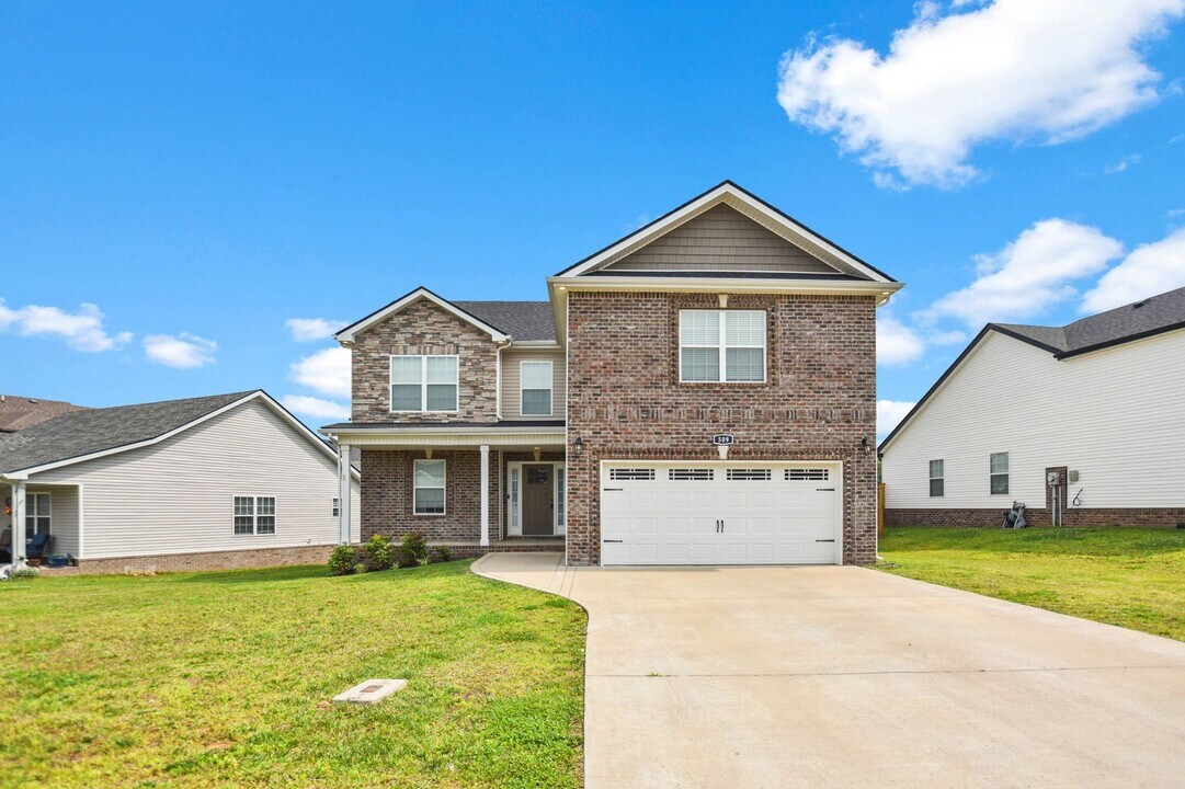 509 Burgess CT in Clarksville, TN - Foto de edificio