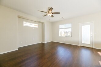 3564 Chelsea Grove St in Las Vegas, NV - Foto de edificio - Building Photo