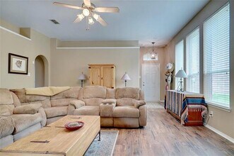 800 Chrissy Creek Ln in Euless, TX - Building Photo - Building Photo