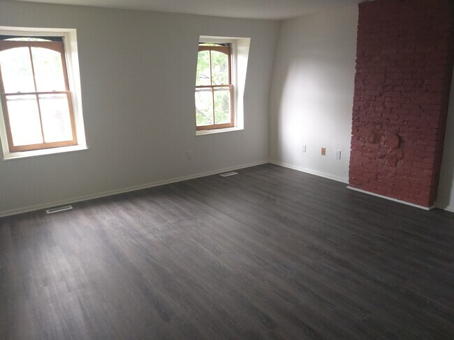 102 Linden St in Camden, NJ - Building Photo - Building Photo