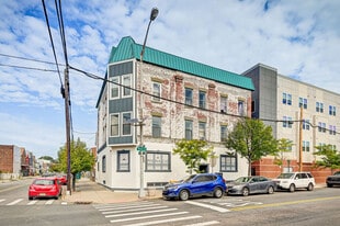 154 1st St in Elizabeth, NJ - Building Photo