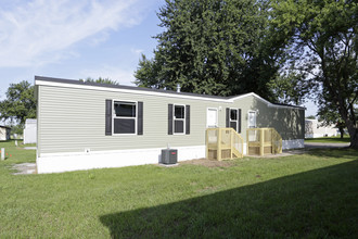 Brookside Manor in Goshen, IN - Building Photo - Building Photo