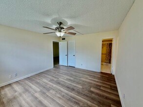 8940 S Hollybrook Blvd in Pembroke Pines, FL - Building Photo - Building Photo