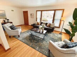 2787 N Sholes Ave in Milwaukee, WI - Building Photo - Building Photo