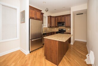 3247 N Seminary Ave, Unit 1 in Chicago, IL - Building Photo - Building Photo