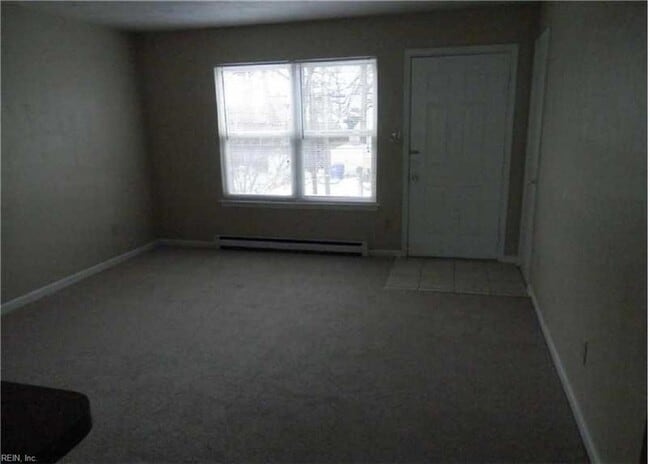 201 Mapleshade Ave in Norfolk, VA - Building Photo - Building Photo