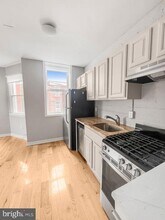 1546 Frankford Ave in Philadelphia, PA - Foto de edificio - Building Photo