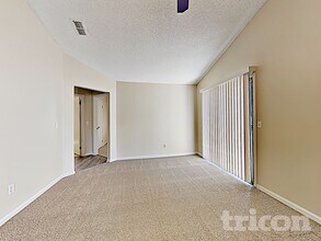 8168 Fort Lee Trail in Jacksonville, FL - Foto de edificio - Building Photo