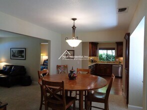 8655 Thelen Ct in Orangevale, CA - Building Photo - Building Photo