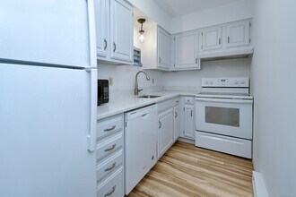 155 Short Beach Rd in Stratford, CT - Building Photo - Building Photo