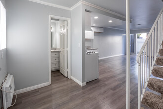 French Quarter Apartments in Anaheim, CA - Building Photo - Interior Photo