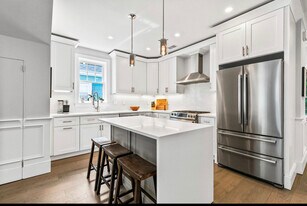 84 Flint St, Unit 2 in Somerville, MA - Building Photo