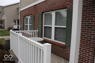 13370 White Granite Dr in Fishers, IN - Foto de edificio - Building Photo