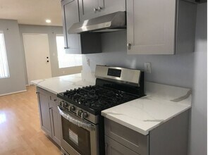 10282 Tujunga Canyon Blvd in Los Angeles, CA - Building Photo - Building Photo