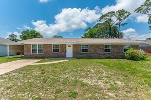 1416 Palm Blvd S in Niceville, FL - Building Photo