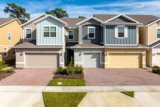 Valencia Isle - East Orlando in Orlando, FL - Building Photo - Building Photo