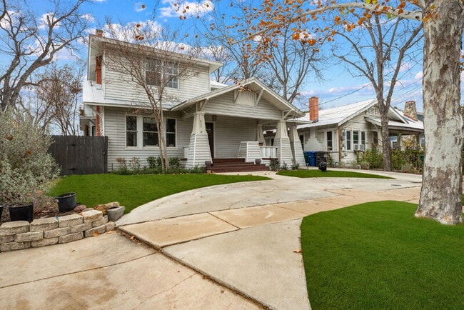 property at 617 E Park Ave