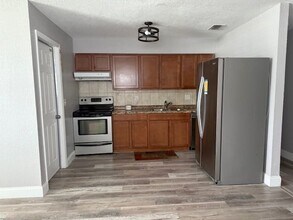 767 E Warren Ave in Longwood, FL - Building Photo - Building Photo