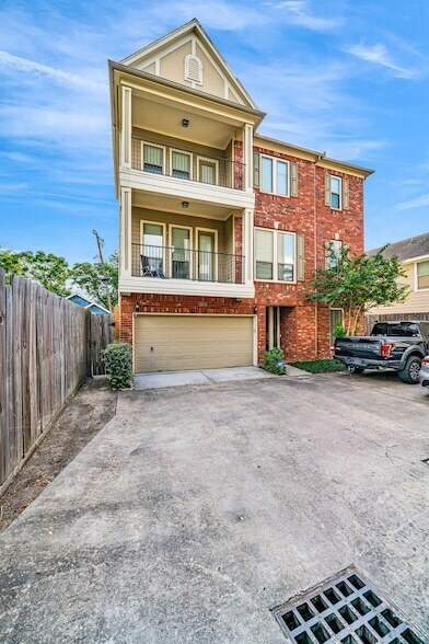 1607 W Dallas St in Houston, TX - Building Photo