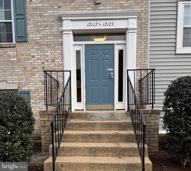 12123 Chaucer Ln-Unit -12123 in Woodbridge, VA - Building Photo - Building Photo