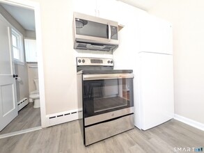 414 Salmon Brook St in Granby, CT - Building Photo - Building Photo