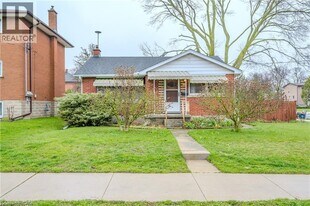 68 Jansen Ave in Kitchener, ON - Building Photo