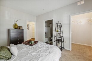 Village on the Green in Atlanta, GA - Building Photo