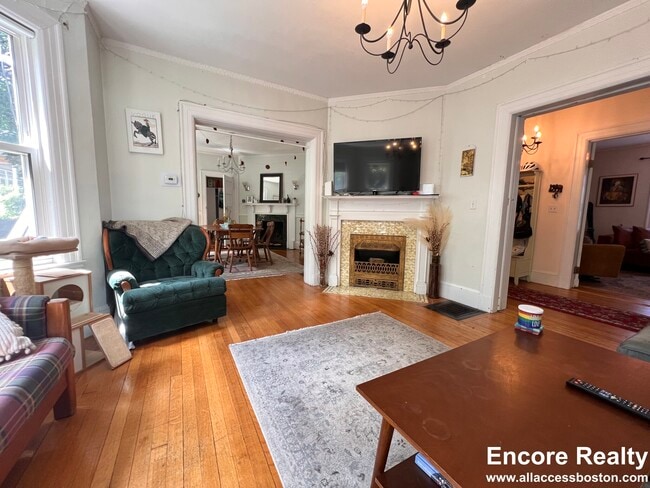 9 Kenwood St, Unit 1