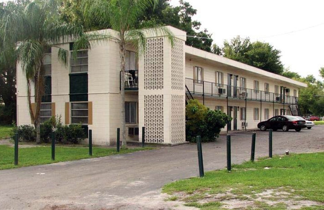 Hedrick Apartments in Orlando, FL - Building Photo