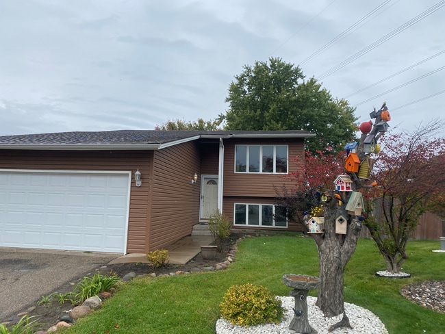 4411 Slater Rd in Eagan, MN - Building Photo - Building Photo