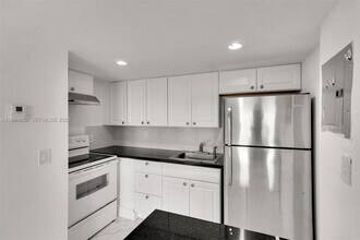 4335 NW S Tamiami Canal Dr in Miami, FL - Building Photo - Building Photo